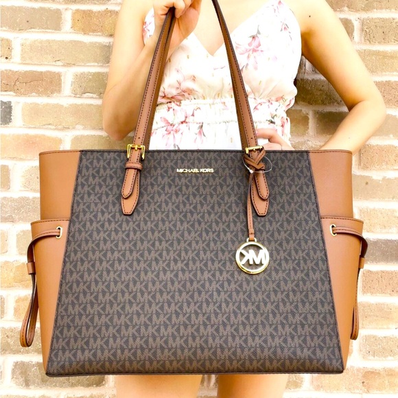 Michael Kors Gilly Large Jet set Drawstring Top Zip Tote Brown Monogram - Picture 15 of 15